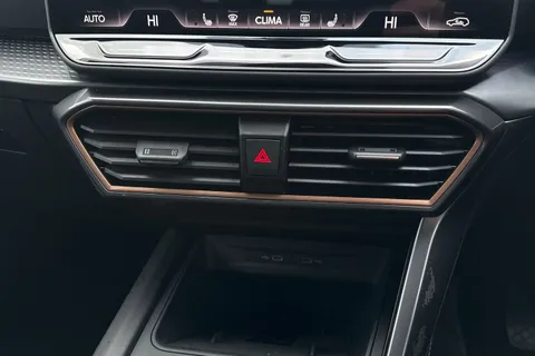 KY25HUH CUPRA Leon 1.5 TSI V2 Euro 6 (s/s) 5dr Thumbnail #23