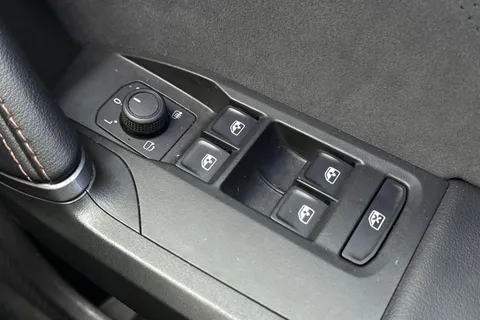 KY25HUH CUPRA Leon 1.5 TSI V2 Euro 6 (s/s) 5dr Thumbnail #34