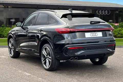 Audi Q5 2.0 TDI Edition 1 Sportback S Tronic quattro Euro 6 (s/s) 5dr Thumbnail #3