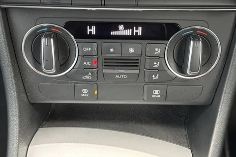 21 of 47 for AUDI Q3 1.4T FSI Sport 5dr S Tronic