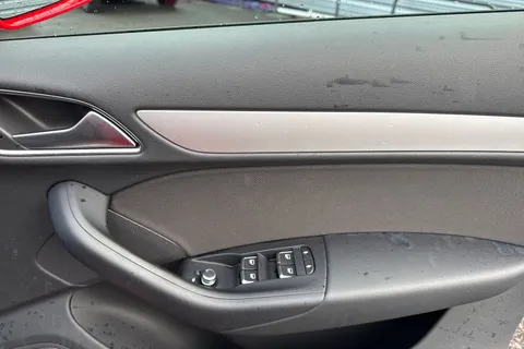 23 of 47 for AUDI Q3 1.4T FSI Sport 5dr S Tronic