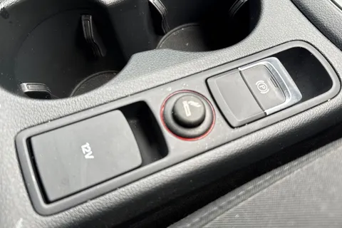 28 of 47 for AUDI Q3 1.4T FSI Sport 5dr S Tronic