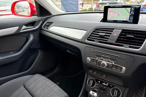 38 of 47 for AUDI Q3 1.4T FSI Sport 5dr S Tronic