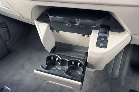 DH75ENV Volkswagen California Coast T7 SWB 150 PS DSG - Parking Heater / Delivery Mileage Thumbnail #23