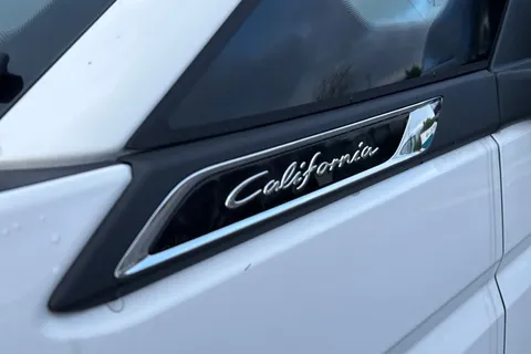 DH75ENV Volkswagen California Coast T7 SWB 150 PS DSG - Parking Heater / Delivery Mileage Thumbnail #29