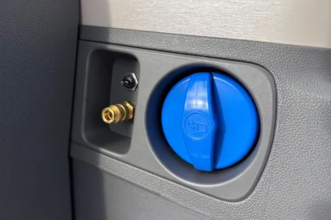 DH75ENV Volkswagen California Coast T7 SWB 150 PS DSG - Parking Heater / Delivery Mileage Thumbnail #36