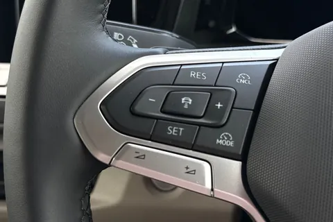 DH75ENV Volkswagen California Coast T7 SWB 150 PS DSG - Parking Heater / Delivery Mileage Thumbnail #45