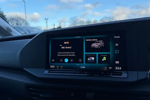 DE26LVR Volkswagen Caddy C20 Cargo Commerce Pro SWB 150 PS 1.5 TSI eHybrid 6sp DSG - Nav Thumbnail #17