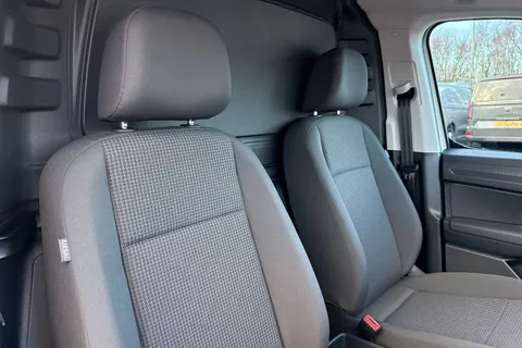 DE26LVR Volkswagen Caddy C20 Cargo Commerce Pro SWB 150 PS 1.5 TSI eHybrid 6sp DSG - Nav Thumbnail #24