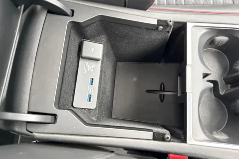 46 of 61 for Land Rover Discovery Sport 2.0 D240 MHEV R-Dynamic HSE Auto 4WD Euro 6 (s/s) 5dr