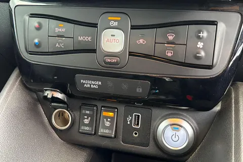 18 of 62 for NISSAN LEAF 110kW N-Connecta 40kWh 5dr Auto