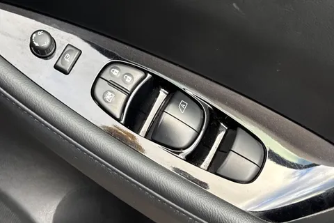 36 of 62 for NISSAN LEAF 110kW N-Connecta 40kWh 5dr Auto