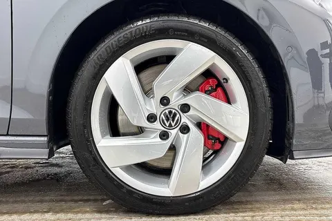 KN25UDP Volkswagen Golf 1.5 TSI 272 GTE eHybrid 5dr DSG **PAN ROOF** Thumbnail #5