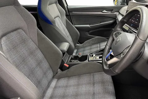KN25UDP Volkswagen Golf 1.5 TSI 272 GTE eHybrid 5dr DSG **PAN ROOF** Thumbnail #10