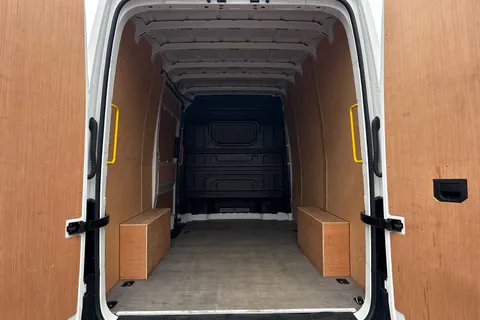 MF74OES Volkswagen Crafter 2.0TDI (140PS) CR35 MWB Manual Thumbnail #11