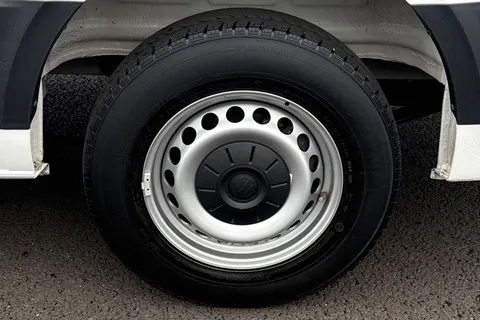 MF74OES Volkswagen Crafter 2.0TDI (140PS) CR35 MWB Manual Thumbnail #23