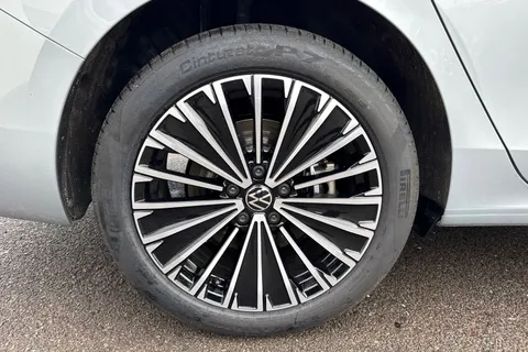 KP75LNR Volkswagen Passat 1.5 TSI eHybrid 272 Elegance DSG ⭐15' Infotainment pack incl. Head-up Displ Thumbnail #14