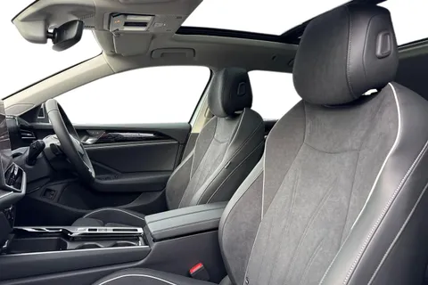 KP75LNR Volkswagen Passat 1.5 TSI eHybrid 272 Elegance DSG ⭐15' Infotainment pack incl. Head-up Displ Thumbnail #17