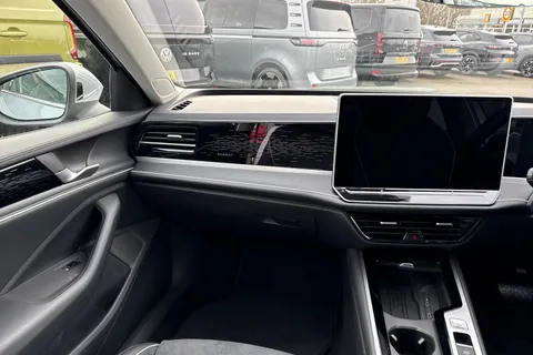 KP75LNR Volkswagen Passat 1.5 TSI eHybrid 272 Elegance DSG ⭐15' Infotainment pack incl. Head-up Displ Thumbnail #21