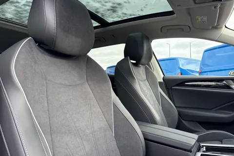 KP75LNR Volkswagen Passat 1.5 TSI eHybrid 272 Elegance DSG ⭐15' Infotainment pack incl. Head-up Displ Thumbnail #25