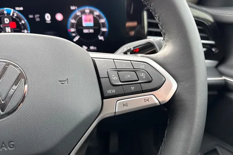 KP75LNR Volkswagen Passat 1.5 TSI eHybrid 272 Elegance DSG ⭐15' Infotainment pack incl. Head-up Displ Thumbnail #49