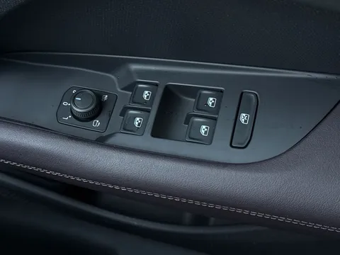 KO25FVF CUPRA Terramar 2.0 TSI 265 VZ2 5dr DSG 4Drive **PANORAMIC SUNROOF** Thumbnail #19