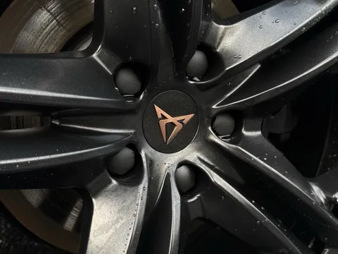 KO25FVF CUPRA Terramar 2.0 TSI 265 VZ2 5dr DSG 4Drive **PANORAMIC SUNROOF** Thumbnail #31