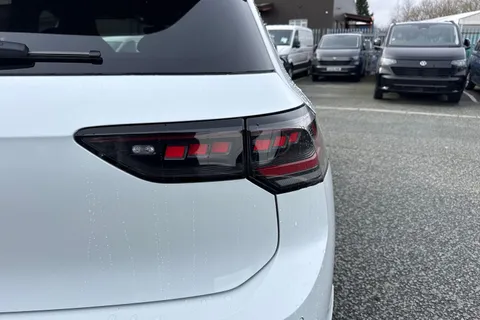  Volkswagen Golf 2.0 TSI R DSG 4Motion Euro 6 (s/s) 5dr Thumbnail #29