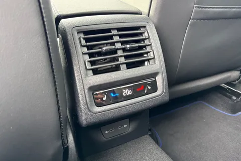  Volkswagen Golf 2.0 TSI R DSG 4Motion Euro 6 (s/s) 5dr Thumbnail #36