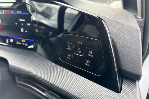  Volkswagen Golf 2.0 TSI R DSG 4Motion Euro 6 (s/s) 5dr Thumbnail #39