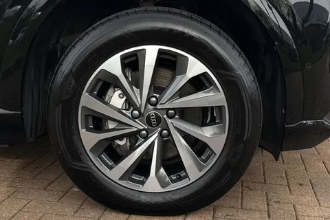 11 of 64 for Audi Q6 E-Tron Q6 SUV Sport e-tron performance 225,00 kW