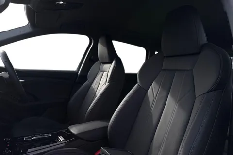 16 of 64 for Audi Q6 E-Tron Q6 SUV Sport e-tron performance 225,00 kW