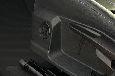 32 of 64 for Audi Q6 E-Tron Q6 SUV Sport e-tron performance 225,00 kW