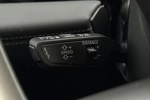 36 of 64 for Audi Q6 E-Tron Q6 SUV Sport e-tron performance 225,00 kW