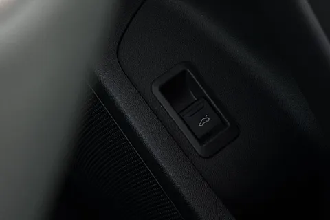 44 of 64 for Audi Q6 E-Tron Q6 SUV Sport e-tron performance 225,00 kW