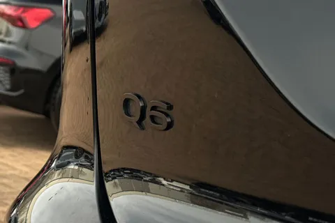 48 of 64 for Audi Q6 E-Tron Q6 SUV Sport e-tron performance 225,00 kW