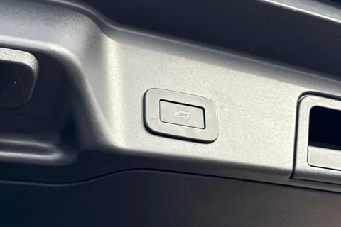 32 of 48 for Land Rover Range Rover Evoque 2.0 D200 Dynamic SE 5dr