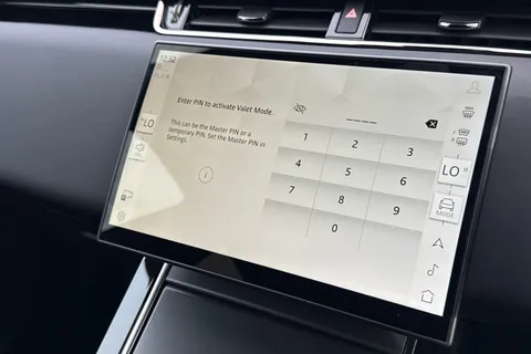 37 of 48 for Land Rover Range Rover Evoque 2.0 D200 Dynamic SE 5dr