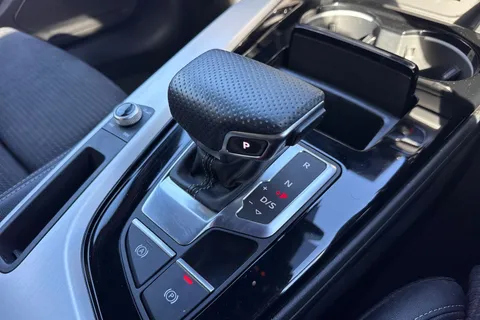 YO73PNJ Audi A4 Avant 2.0 TFSI 40 S line S Tronic Euro 6 (s/s) 5dr Thumbnail #21