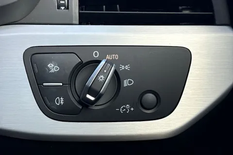 YO73PNJ Audi A4 Avant 2.0 TFSI 40 S line S Tronic Euro 6 (s/s) 5dr Thumbnail #44