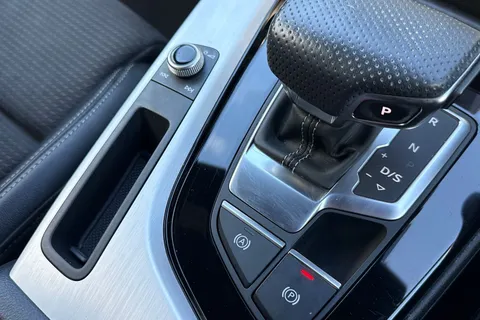 YO73PNJ Audi A4 Avant 2.0 TFSI 40 S line S Tronic Euro 6 (s/s) 5dr Thumbnail #48