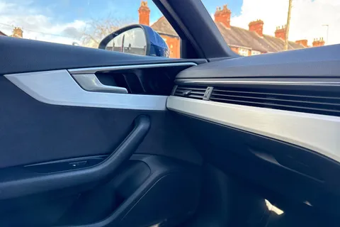 YO73PNJ Audi A4 Avant 2.0 TFSI 40 S line S Tronic Euro 6 (s/s) 5dr Thumbnail #50