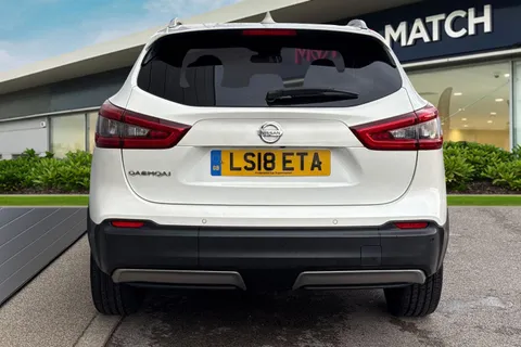 LS18ETA Nissan Qashqai 1.2 DIG-T Tekna Euro 6 (s/s) 5dr Thumbnail #5