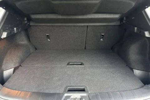 LS18ETA Nissan Qashqai 1.2 DIG-T Tekna Euro 6 (s/s) 5dr Thumbnail #8