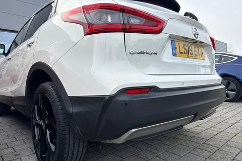 LS18ETA Nissan Qashqai 1.2 DIG-T Tekna Euro 6 (s/s) 5dr Thumbnail #9