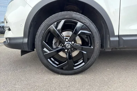 LS18ETA Nissan Qashqai 1.2 DIG-T Tekna Euro 6 (s/s) 5dr Thumbnail #13