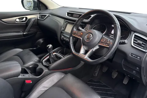 LS18ETA Nissan Qashqai 1.2 DIG-T Tekna Euro 6 (s/s) 5dr Thumbnail #15