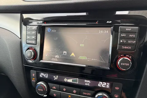 LS18ETA Nissan Qashqai 1.2 DIG-T Tekna Euro 6 (s/s) 5dr Thumbnail #18