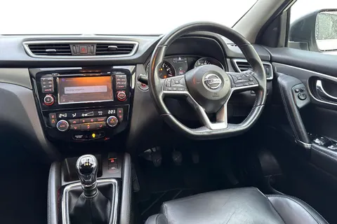 LS18ETA Nissan Qashqai 1.2 DIG-T Tekna Euro 6 (s/s) 5dr Thumbnail #19