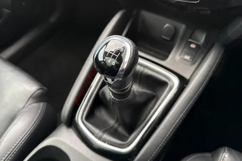 LS18ETA Nissan Qashqai 1.2 DIG-T Tekna Euro 6 (s/s) 5dr Thumbnail #24